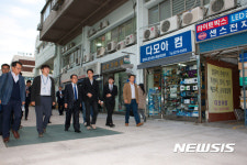 유영민 장관, 세운상가 업체방문