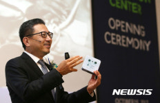 환영사하는 허준 메드트로닉코리아 대표