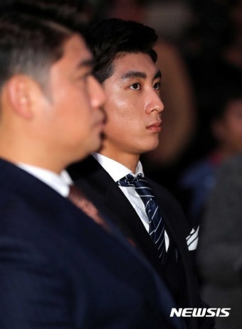 자리 착석한 이정후 선수