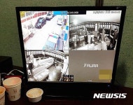 춘천署, 24시간 사행성 게임장 운영 업주 검거...게임기 50대 압수
