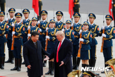 인민대회당 앞 트럼프 방중 환영식 