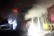 환청 시달리다 자신 다니던 교회에 불지른 40대 입건  