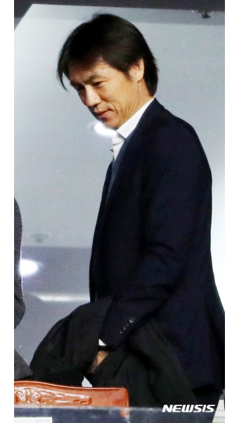 콜롬비아전 관람하러 온 홍명보 대한축구협회 전무이사