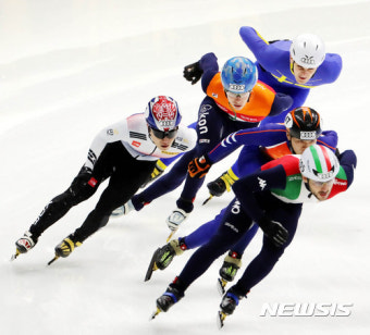 서이라, 쇼트트랙 월드컵 1500m 예선 1위로 준결승 진출