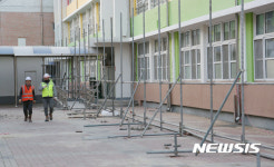 안전벽 설치되는 흥해초등학교