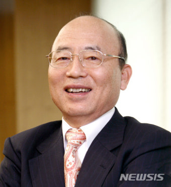 이봉관 서희건설 회장, 포항시에 2억원 후원