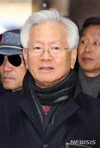 '문재인 명예훼손' 공판 출석하는 고영주