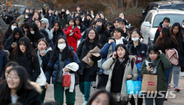 포항여고구내매점 | 지진 이겨낸 포항 수험생들