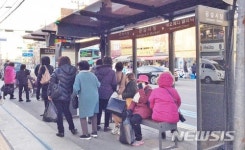 [충주소식]전통시장 버스승강장에 온열의자 설치 등