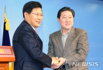 '친박계' 원내대표 후보 홍문종으로 단일화…유기준 불출마