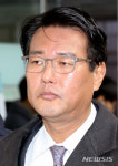 'MB수사 관문' 김태효, 침묵 속 구속심사 출석