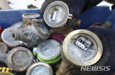 한파에 수도 계량기 동파