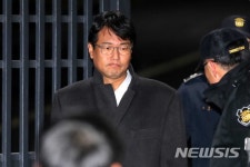 댓글 관여 김태효, 구속 피했다…MB수사 문턱서 미끌