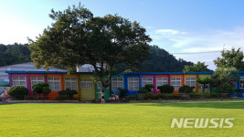 알록달록 무지갯빛 ‘더럭분교’, 본교 승격 ‘눈앞’