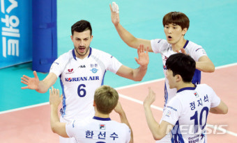 대한항공, 우리카드 꺾고 4연승···가스파리니 33점