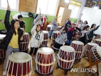 “행복 두드리며 날아올라요” 애월 더럭분교 승무북 동아리