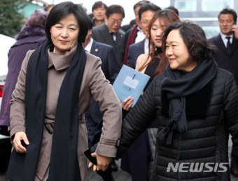 인재근 의원 손 잡은 추미애 대표