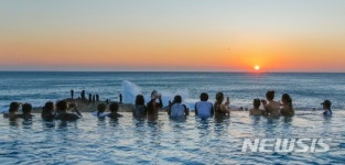 아난티 코브 해돋이, 이쯤은 돼야지