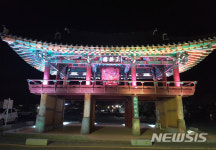 야간 경관조명 속 자태 드러낸 나주 정수루