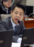 질의하는 김영호 의원