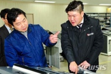 홍종학 장관, 수출중소기업 일자리안정자금 홍보 현장방문