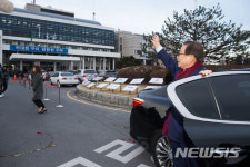 감사합니다…청사 떠나는 남유진 구미시장