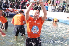 산촌마을 기적 화천산천어축제 역대최다 170만명 웃돌 듯