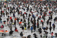 ‘산골마을 기적’ 화천산천어축제 폐막…역대 최고 성황