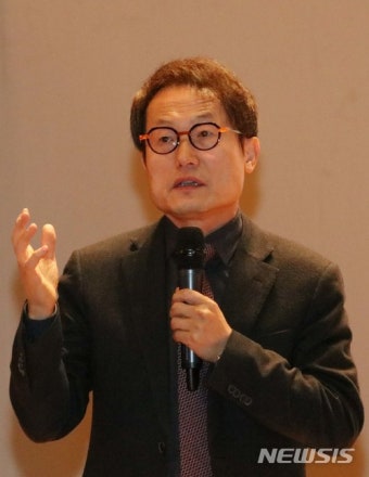 학교운영위원회 구성·운영 직무연수 참석한 조희연 교육감