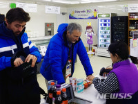 평창 찾은 외국인, 편의점서 와인·양주·과일 가장 많이 구매