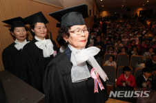 양원초교·양원주부학교 졸업하는 늦깎이 학생들