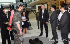 백운규 장관, UMEX 2018 참관