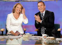 미 인기 TV앵커 케이티 쿠릭도 여성비하 피해사례 증언