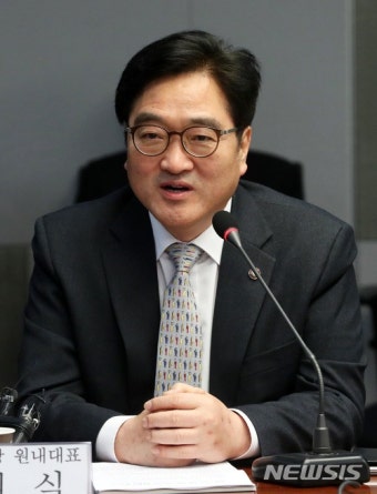 탄핵 1주년 기념 축사하는 우원식 원내대표