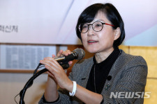 축사하는 조현옥 청와대 인사수석