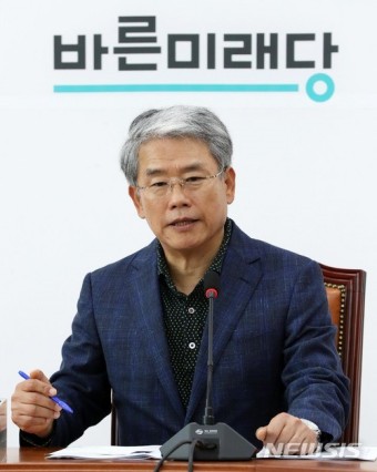 우원식 원내대표 비판하는 김동철 원내대표
