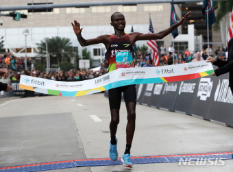 마이애미 마라톤서 케냐출신 신예선수 킵상 첫 우승