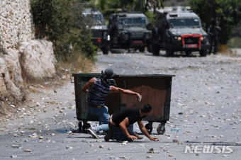 이스라엘군, 팔레스타인 민간인에 또 총격…20세男 사망