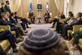 이스라엘 대통령과 회담하는 블링컨 장관