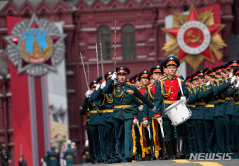 전승절 열병식 행진하는 러시아 군악대