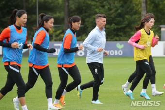 자메이카전 앞두고 훈련하는 한국 여자축구 대표팀
