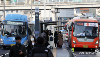 서울시 버스·지하철 요금 인상 하반기로 연기