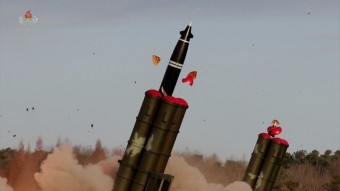 북한 초대형 방사포 사격 훈련