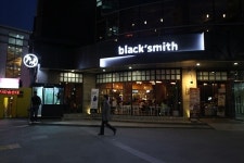 패밀리 레스토랑 블랙스미스 꽃피자, 봄 시즌 특수 ‘인기’