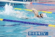 [포토]남자까지 제치는 쇼콜라 줄리앤 포스는 박태환