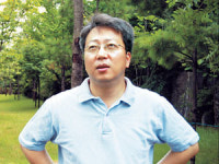 소의 뚝심으로 써내려간 묵직한 사회의식 ‘파라다이스 가든 1·2’ 권기태