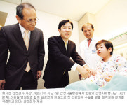 최지성 삼성전자 정보통신사장 취임 첫 활동，인공와우 수술 14억 지원