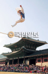 [정겨운 한가위] 활짝 열린 고궁 고유 흥취로 들썩
