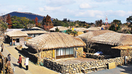 제주 성읍 민속마을 ‘문명 때’ 모두 벗긴다