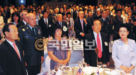 한국외교협회 지하 1층 | 한·미 우호의 밤 행사… 협회 창립 18주년 기념